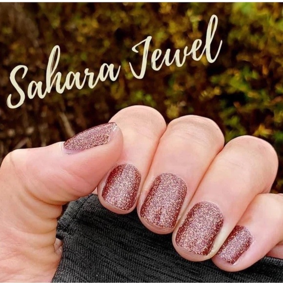 Color Street | 100% Real Nail Polish Strips - Picture 1 of 3